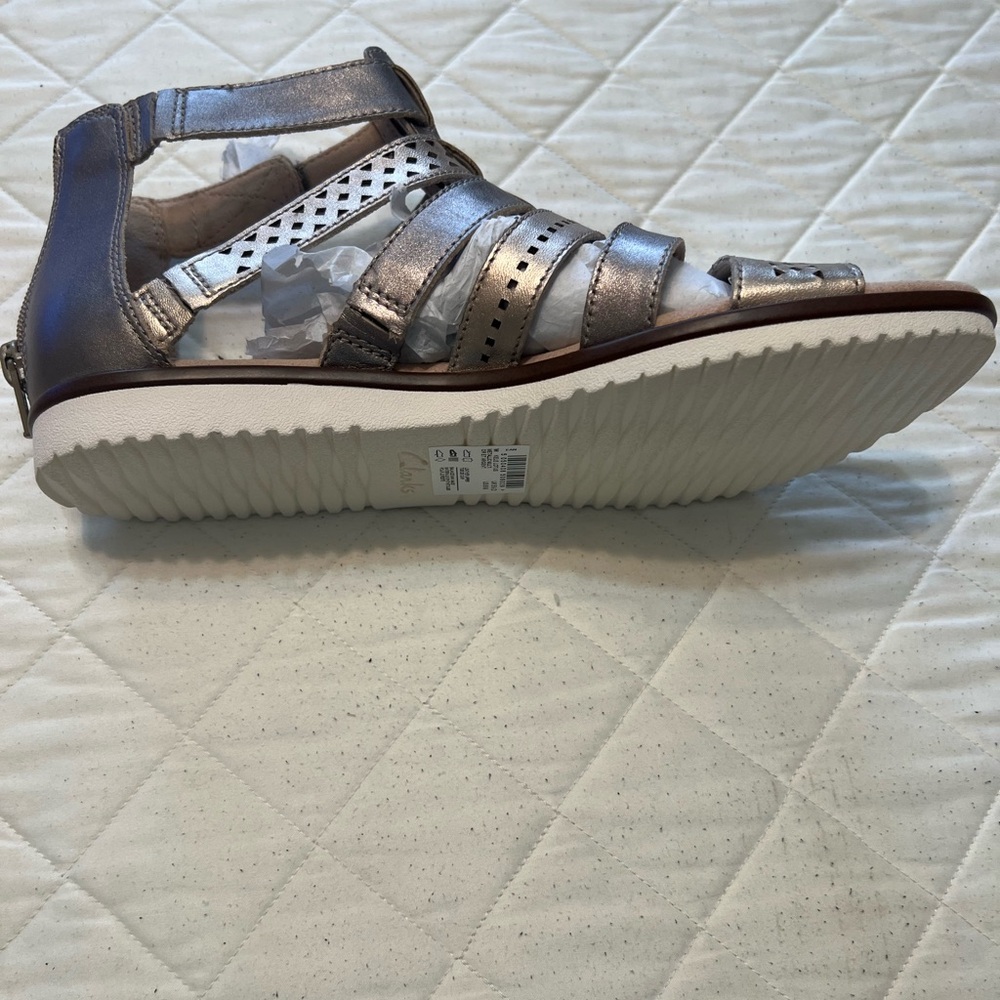 Clark’s Two-toned Metallic Gladiator sandals. New and never worn. - Picture 3 of 3